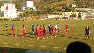 Tek maç oynadı 6 sarı 3 kırmızı kart gördü