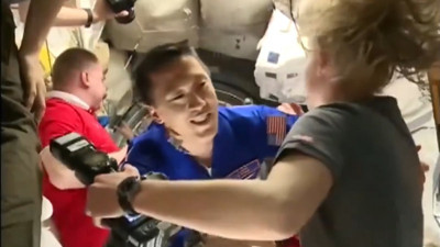NASA astronotu uzayda: Hoş geldin Kim!