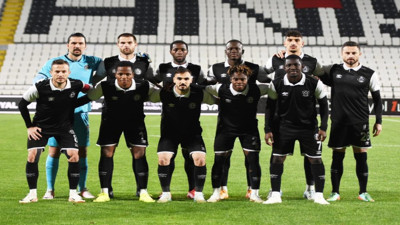 Manisa FK bir sıra yükselmenin sevincini yaşıyor