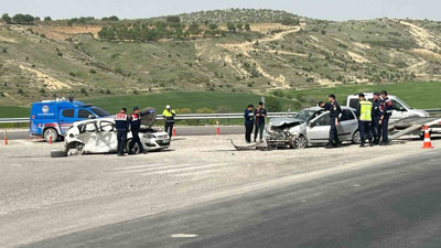 Adıyaman’da otomobiller çarpıştı: Ölü ve yaralılar var