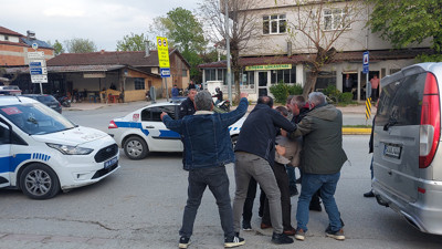 Akyazı’da kavga ihbarına giden polisler sürprizle karşılaştı