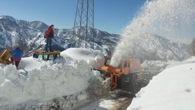 Nisan’da kar sürprizi: Artvin beyaza büründü! Kar kalınlığı 1 metreyi aştı...