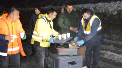 Yolda mahsur kalanlara sıcak çorba ikramı