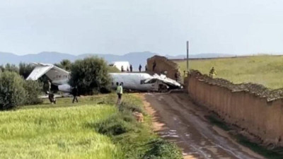 Fas’ta havacılık şoku: Uçak pistten çıkarak duvara tosladı: 4 yaralı