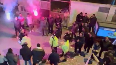 Kavga ihbarına giden polislere şoke eden karşılama