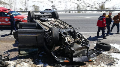 Malatya'da kontrolden çıkan araç takla attı! Yaralılar var