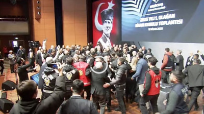 Hasan Arat kargaşada yumruklandı. Beşiktaş Divan Kurulu kavga nedeniyle ertelendi