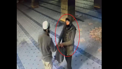 Camideki çelik kasadaki paraları çalan hırsız polisten kaçamadı