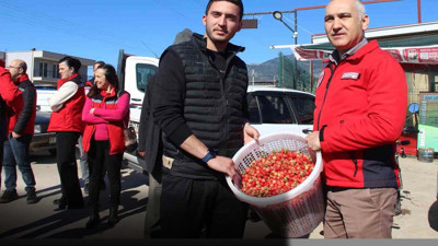 Manisa’nın ilk kirazı açık artırmada satıldı: 3 bin 500 liradan alıcı buldu
