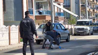 Afyonkarahisar’da boşanma tartışması kanlı bitti: Eşini öldürüp kendini vurdu