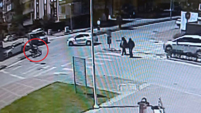 Antalya'da feci kaza: Motosiklet sürücüsü metrelerce sürüklendi