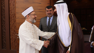 Yoksul halkın parası ile dünyayı gezdi! Diyanet 90 günde milyarlar harcadı