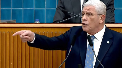 Müsavat Dervişoğlu partisinin grup toplantısında konuştu