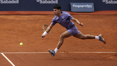 Alcaraz rüzgârı Barselona’da tozu dumana kattı