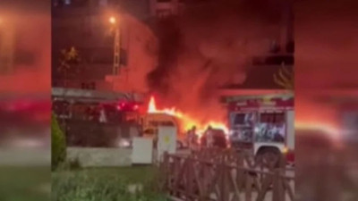 Kundaklama iddiası! 5 araç ve bir karavan alev alev yandı