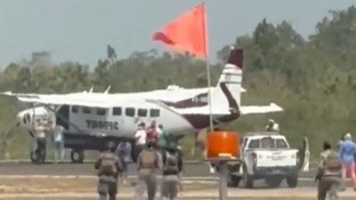 Yolcu, uçağı kaçırmak isteyen korsanı öldürdü. Gökyüzünde dehşet