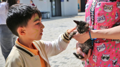 Çocuklara hayvan sevgisi aşılanıyor