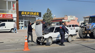 Ehliyetsiz sürücü ortalığı birbirine kattı: Yaralılar var