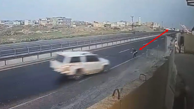 'Dur' ihtarına uymayan sürücü, polise çarptı