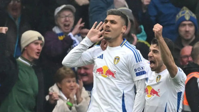 Leeds United, Premier Lig kapısını araladı