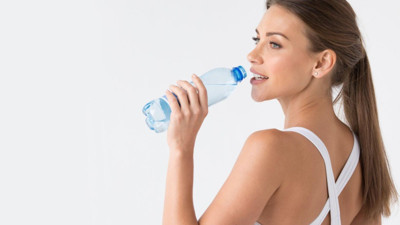 Sıcak pet şişeler ölüm saçıyor! Uzmanlardan hayat kurtaran uyarılar