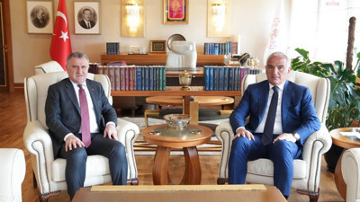 Bakanlar Ersoy ve Bak gençlere kültür ve spor desteği için buluştu