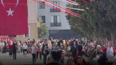 İstanbul'da deprem: Panik anları kamerada! Depremden kaçış