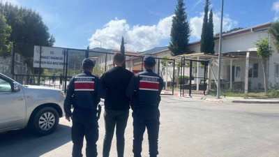 Kuşadası’nda 7 yıllık firari jandarmadan kaçamadı