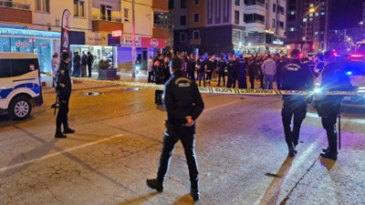 Mahalle bekçisi saldırganı vurdu