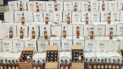 İzmir’de kaçak votka operasyonu! Şişe şişe ele geçirildi