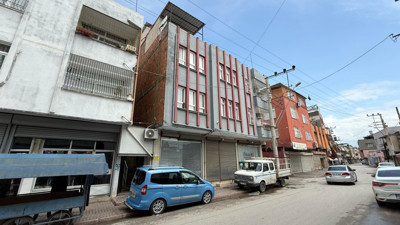 Klima takarken damdan düştü