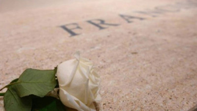 Papa Franciscus'un mezarından ilk fotoğraflar yayınlandı