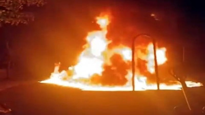 Çocuk oyun parkını benzin dökerek yaktılar