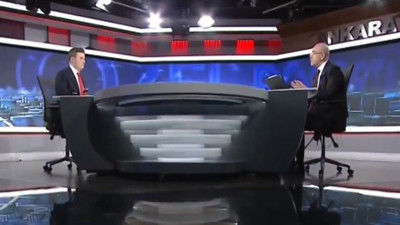 Bakan Mehmet Şimşek'in yanıtlamadığı soru. Hiç beklemediği yerden geldi. Stüdyo buz kesti