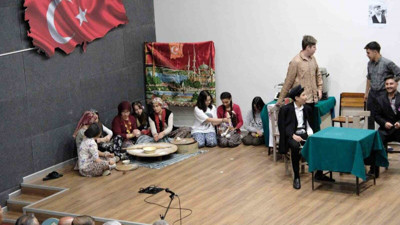 Lise öğrencilerinin oyunu büyük beğeni topladı!