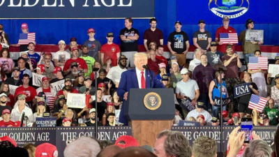 Trump, başkanlığının 100. gününü Michigan’da kutladı