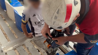 Maç heyecanı kabusa döndü: İtfaiye alkışlarla kurtardı