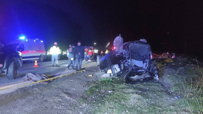 Rize'de feci kaza! Metrelerce sürüklendi... 3 kişi hayatını kaybetti