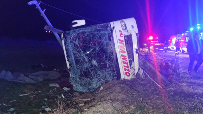 Van'da feci kaza! Yolcu otobüsü devrildi: 28 yaralı