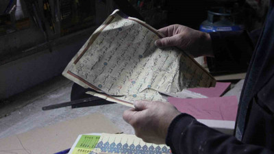 Yarım asra yakındır aşınmış kitapları iyileştiriyor