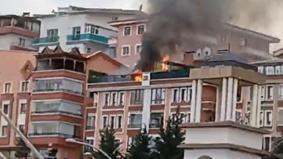 Ankara’da 5 katlı binada alevler yükseliyor
