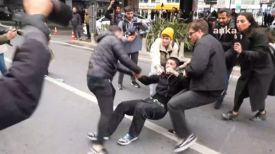 Taksim’e yürümek isteyen gençlere polisin sert müdahalesi kamerada