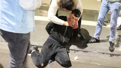 Alkolü fazla kaçırdı polisleri canından bezdirdi! ‘Yeter’ deyip gereğini yaptılar