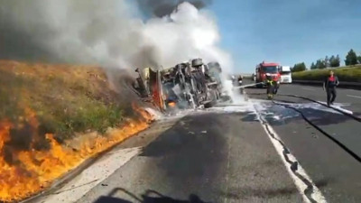 Şanlıurfa'da korkutan manzara! akaryakıt yüklü tanker devrildi