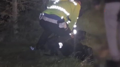 Bartın’da film gibi kovalamaca: Polis “dur” dedi, kaçtı kovalayan polisle birlikte bataklığa saplandı