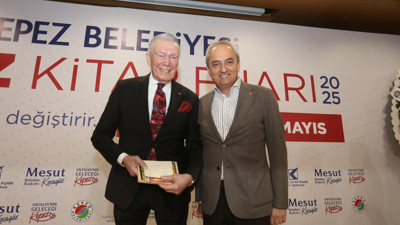 Uğur Dündar'ı şaşırtan el yazısı notu! Babası Osman Dündar'a ait, Mareşal Fevzi Çakmak kitabında bulundu