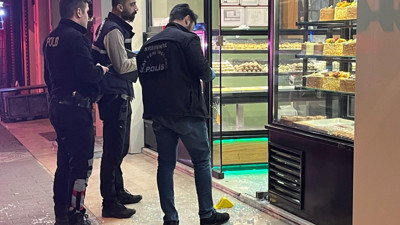 Husumetlisinden kaçan 17 yaşındaki genç sığındığı kafede vuruldu