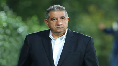 Aziz Yıldırım'ın yakın dostu Mahmut Uslu'dan başkanlık açıklaması! Ali Koç'a yüklendi