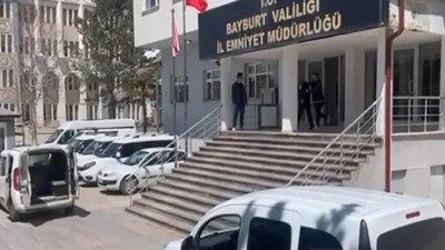 Bayburt'ta 4 kaçak göçmen yakalandı