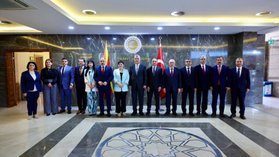 Bakan Bolat, Kuzey Makedonya Maliye Bakanı Kochoska ile görüştü